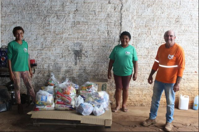 Projeto desenvolvido por policiais doa mais de 200 quilos de alimentos em 