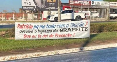 Faixa inusitada chama aten
