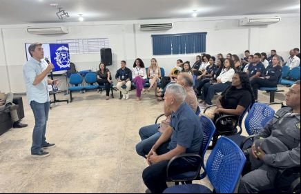 Seduc alinha metas e ouve demandas da comunidade escolar do polo regional de Confresa