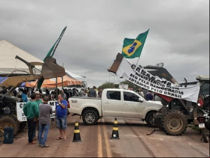 Em Canarana, mais de mil manifestantes protestam contra condu