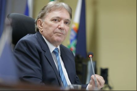 Conselheiro do TCE defende autonomia financeira das escolas