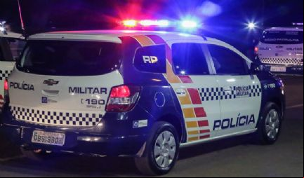 Acidente entre Fiat Uno e Carreta na MT-020 em Canarana deixa motorista ferido