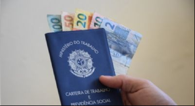 Presidente oficializa reajuste de 33,23% para professores