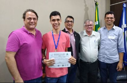 Estudante do Campus Confresa recebe medalha de Bronze na XIV Olimp