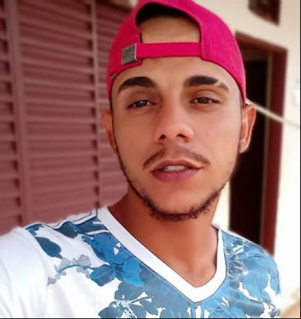 Jovem comete suic