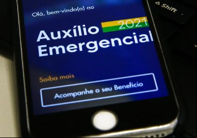 Trabalhadores nascidos em setembro podem sacar aux