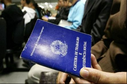 Sine de Confresa oferta vagas de emprego para auxiliares de estoque e de opera
