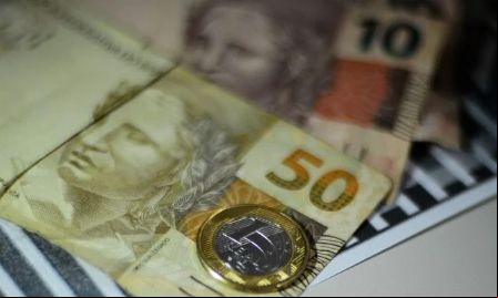 Caixa paga hoje Aux
