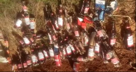 PM identifica moradores que deixam garrafas jogadas em praia de Luciara e pedem para que limpem local; veja v