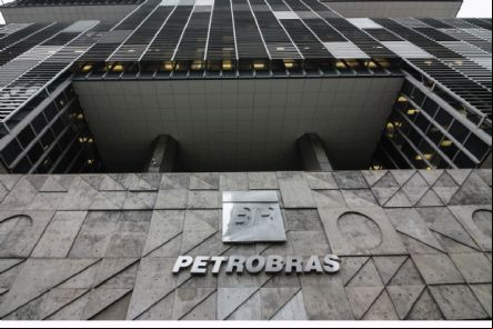 Petrobras aumenta diesel em 7% e gasolina em 5% nas refinarias