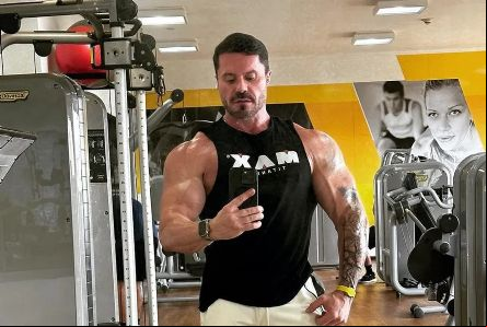Influenciador Renato Cariani vira r