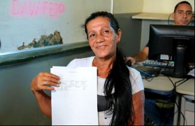 INSS regulariza seguro de pescadora que est